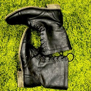 Madden Girl Boots mint condition